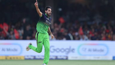 Bhuvneshwar Kumar jolts DC with his 3/26