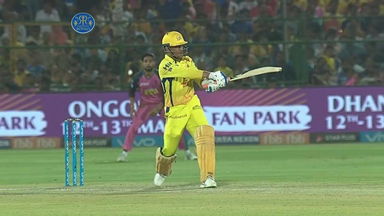 M43: RR vs CSK –  MS Dhoni Six