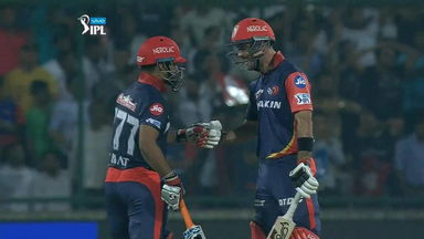 Pant takes on Rashid - Smokes him