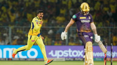 4, 4, OUT: Theekshana's perfect reply to Jason Roy