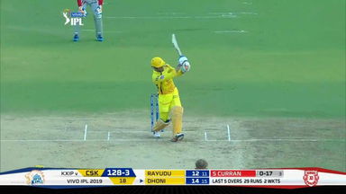 M18: CSK vs KXIP –  MS Dhoni Six