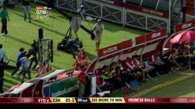 M3: CSK vs SYD – Suresh Raina six