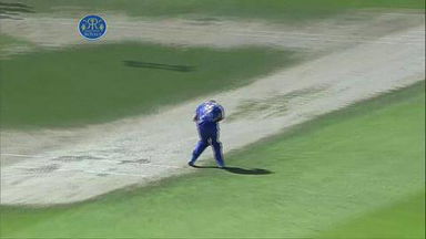 M14: RR vs RCB –  Virat Kohli Wicket