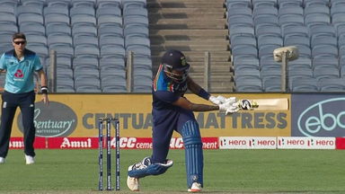 IND vs ENG 2021, 2nd ODI : Hardik Pandya Six