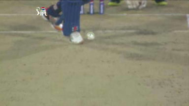 M48: SRH vs DD – David Warner Wicket
