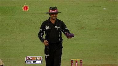 M12: RCB vs KKR – Chris Gayle Six
