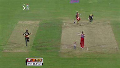 M7: SRH vs RCB – Amit Mishra Wicket
