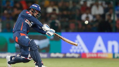 6,6,4: De Kock, Stoinis press the accelerator button