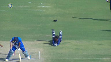SMAT 2023 QF 3: Diving to perfection - Vishnu Solanki's fine catch to dismiss Yashasvi Jaiswal