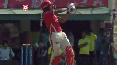 M53: KXIP vs CSK – Wriddhiman Saha Six