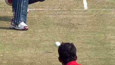Q1: YOR vs UVA – Gale st de Zoysa b Senanayake