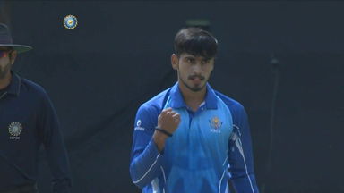 Pravin Dubey's 3-wicket haul for Karnataka