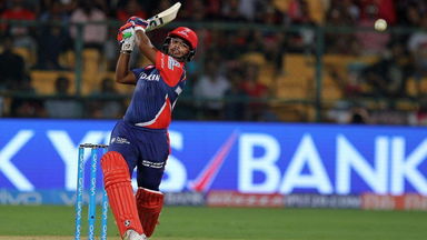 M5: RCB vs DD – Rishabh Pant 57