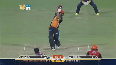 M14: KKR vs SRH – Yuvraj Singh Six