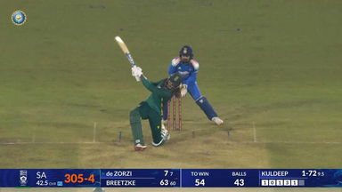 IND vs SA 2025, 2nd ODI: Tony De Zorzi Six