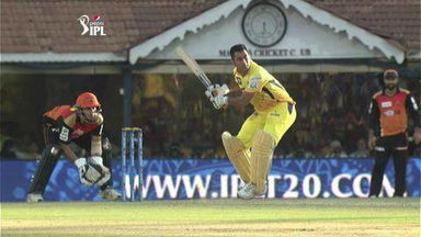 M4: CSK vs SRH – MS Dhoni Six