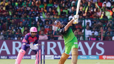 Stand & deliver: Maxwell's powerful six off Ashwin