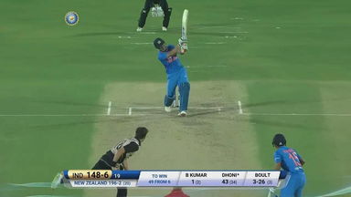 IND vs NZ 2017, 2nd T20I: MS Dhoni Six