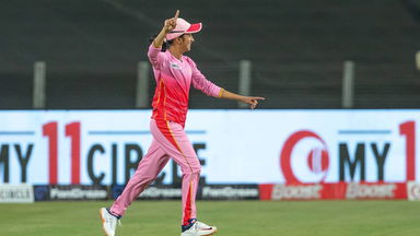 Jemimah Rodrigues' direct throw sends Radha Yadav packing