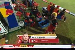 M28: RCB vs KKR – Aaron Finch Wicket