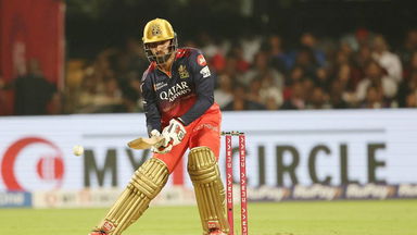 Releasing the pressure valve: Jitesh goes 6,4,4 vs Ishant