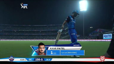 M37: DC vs KXIP – Axar Patel Wicket
