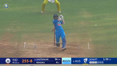 IND-W vs AUS-W 2023-24, 1st ODI: Pooja Vastrakar Six