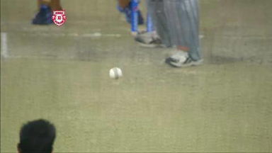 M18: KXIP vs RCB –  Virender Sehwag Wicket