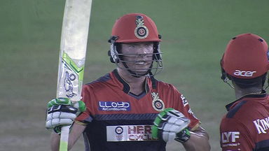 M39: KXIP vs RCB – Amazing Moments