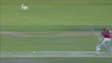 M51: KXIP vs RCB – David Hussey Wicket