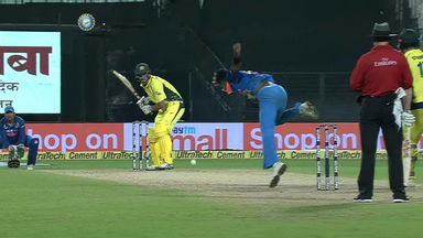 IND vs AUS 2017, 2nd ODI: Nathan Coulter-Nile Wicket
