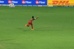 Fantastic caught & bowled, courtesy Washington Sundar