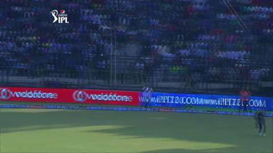 M34: KXIP vs KKR –   Glenn Maxwell Wicket