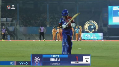 M14- DC vs GG:  Taniyaa Bhatia  Wicket
