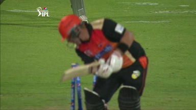 M9: KXIP vs SRH –  Aaron Finch Wicket