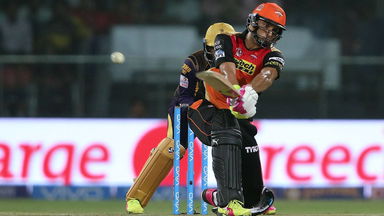 M58: SRH vs KKR – Yuvraj Singh 44