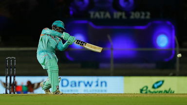 Quinton de Kock's boundary trio in one over