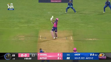 M42: MI vs RR –  Yashasvi Jaiswal  Six