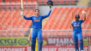 Super Smriti scintillates with sublime 117(91)