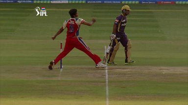 M12: RCB vs KKR – Manoj Tiwary Wicket