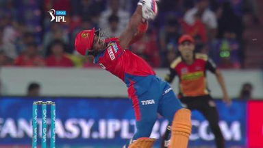 M34: SRH vs GL – Dwayne Bravo Wicket