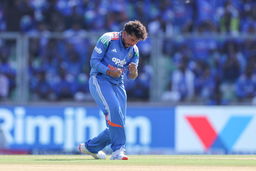 There's the wicket! Kuldeep provides key breakthrough