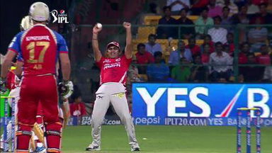 M31: RCB vs KXIP –  Yuvraj Singh Wicket