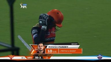M16: DC vs SRH – Manish Pandey Wicket
