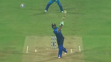 IND vs SL 2017, 3rd T20I: Dasun Shanaka Six