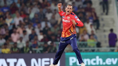 6,6,OUT: Chahar's perfect reply to Stoinis