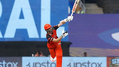 Kane Williamson's one-handed six