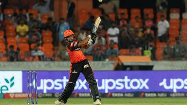 23-run over: Samad, Malik provide something to cheer for home crowd