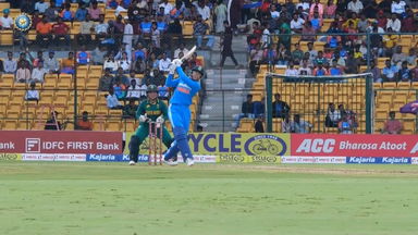 Breaking the Shackles, the Smriti Mandhana way