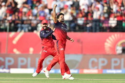 Super Sub! Rasikh Dar strikes immediately to send Shreyas Iyer
